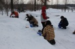 夕方からは雪灯ろうづくり。