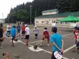 ドラム缶風呂が沸かしている間、スイカ割りをしました。