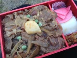 馬肉、にんにく、長いもなど、七戸町と青森県を代表する食材がいっぱい。